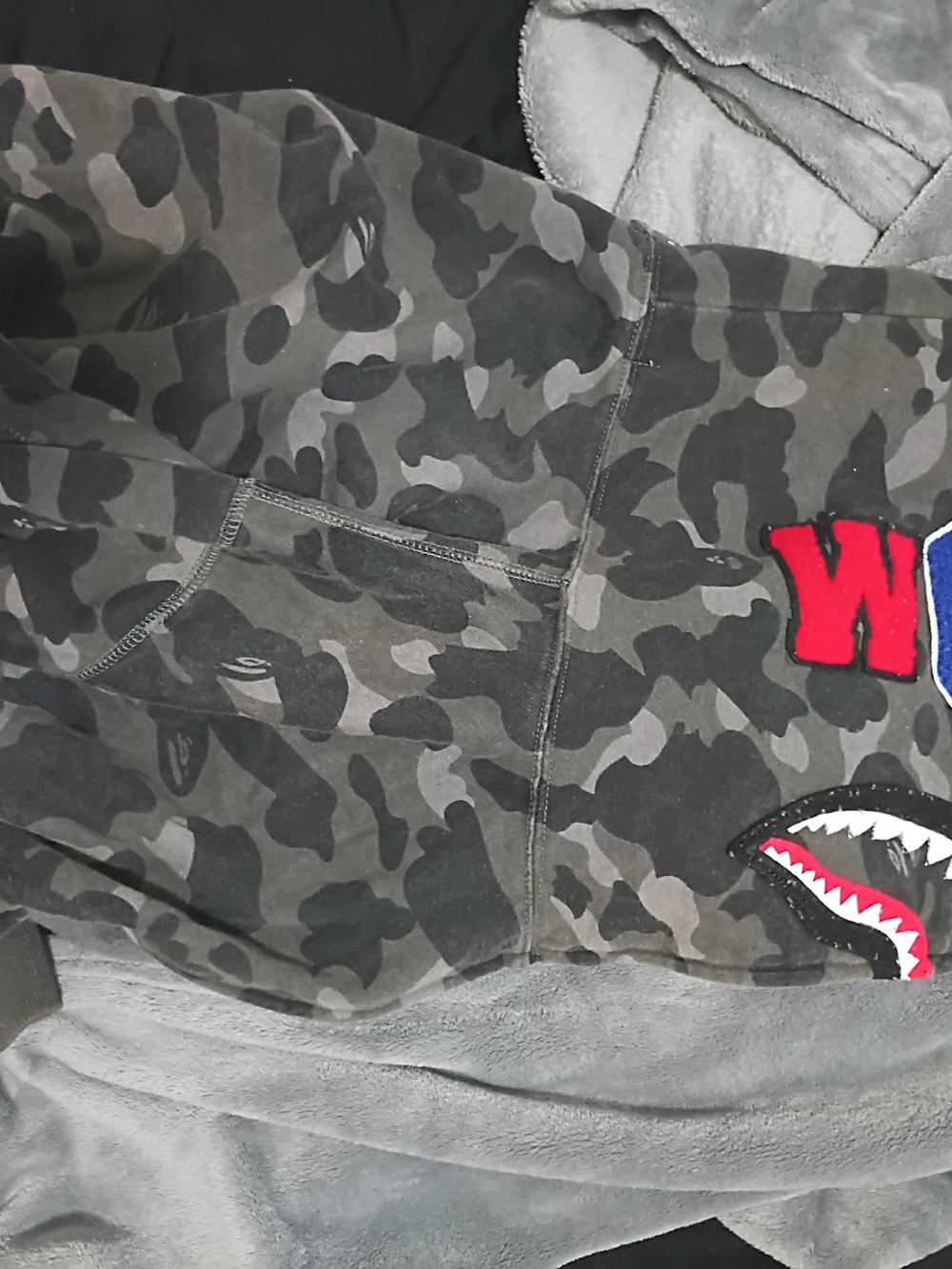 Men's Short Sleeve Camo Tee with Patch Detail - Gray Camo